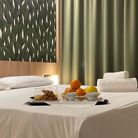 Aquasole Hotel Mercallo Luaran gambar