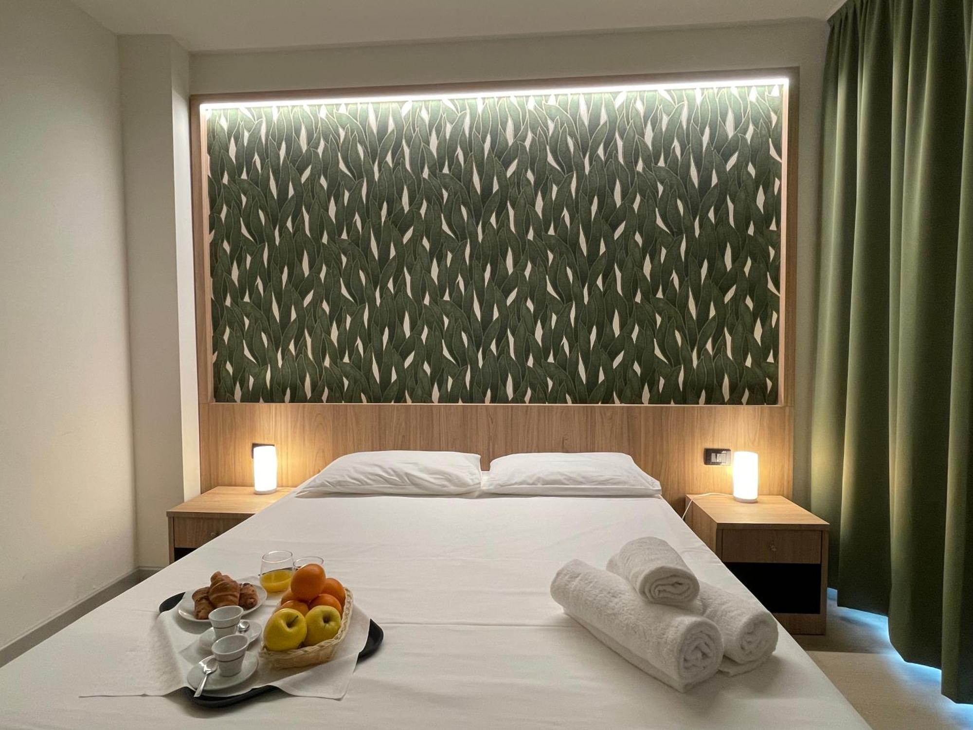 Aquasole Hotel Mercallo Luaran gambar