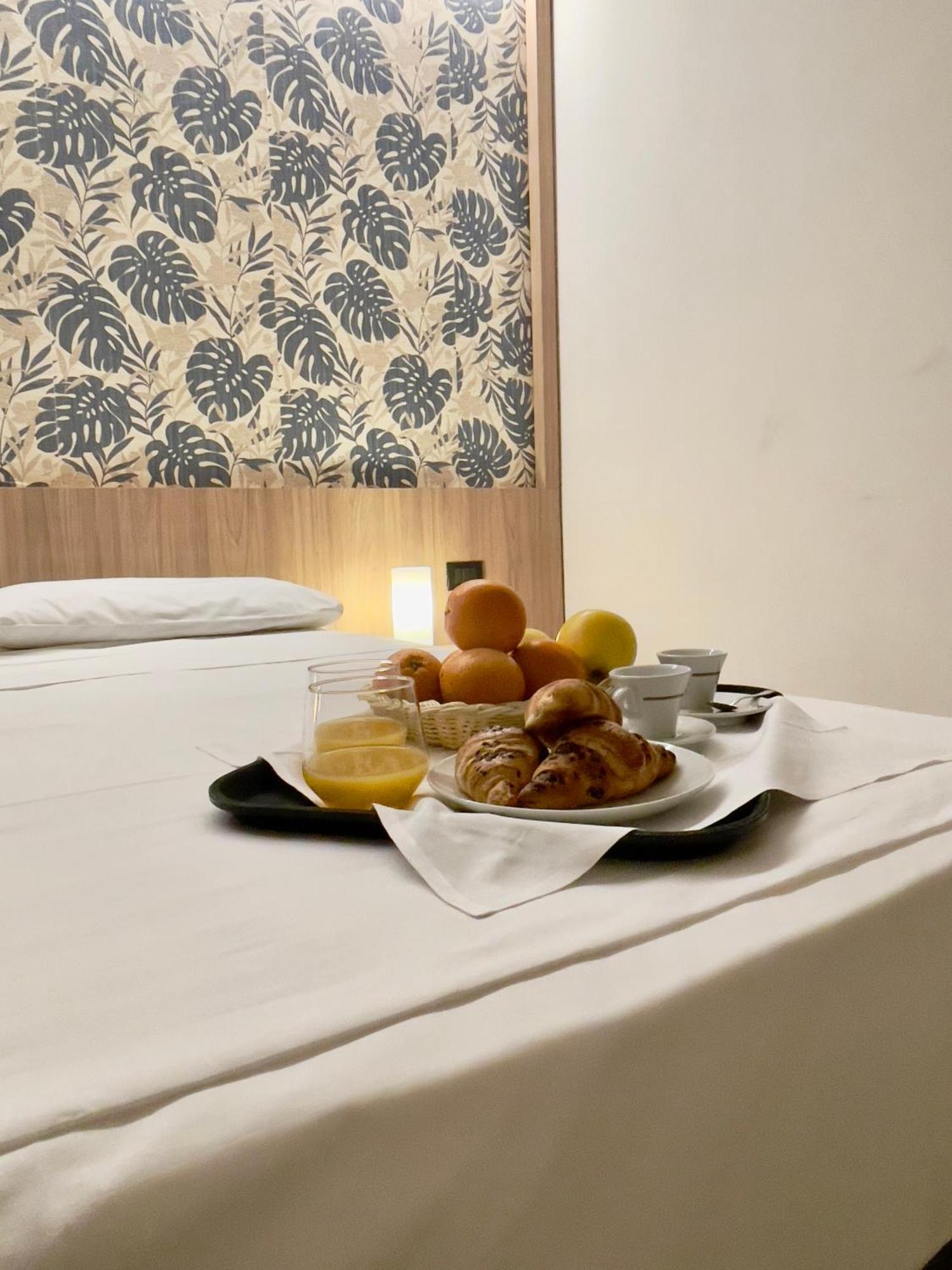 Aquasole Hotel Mercallo Luaran gambar