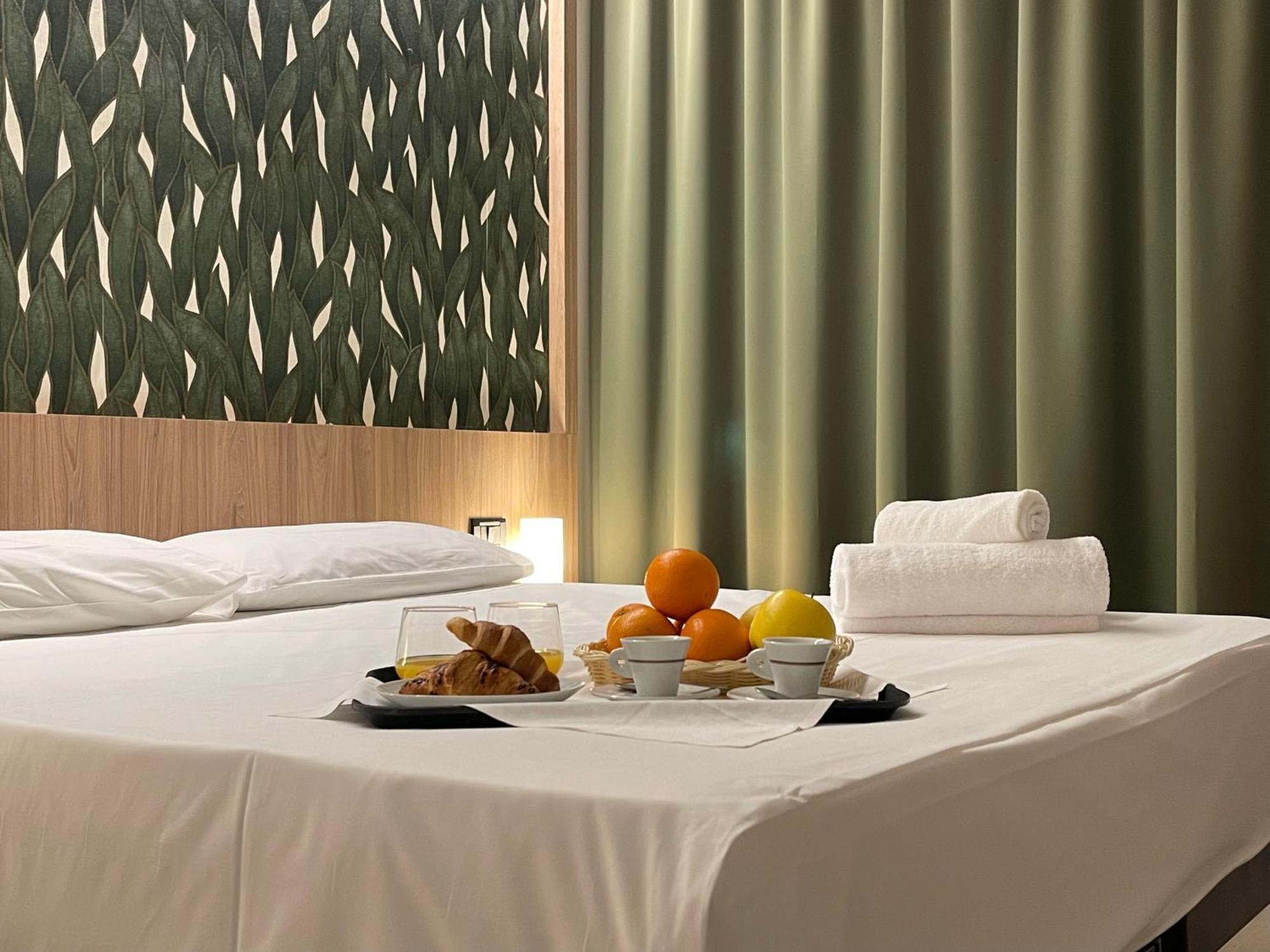 Aquasole Hotel Mercallo Luaran gambar