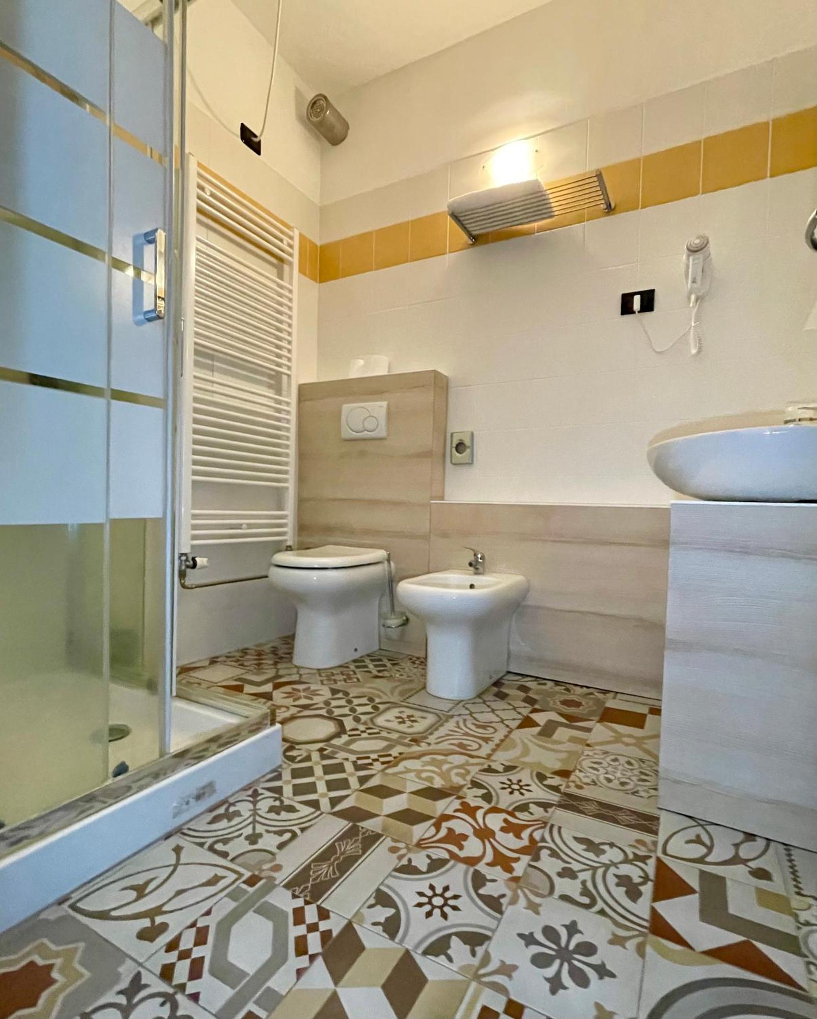 Aquasole Hotel Mercallo Luaran gambar